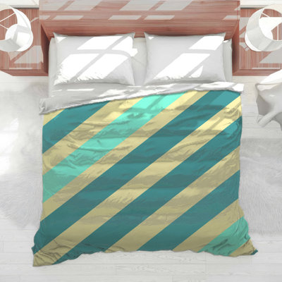 Diagonal Stripes Pattern Comforter
