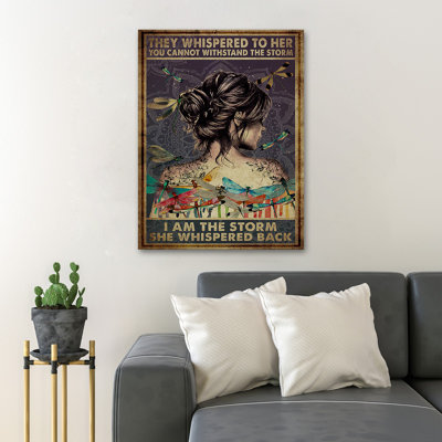 «Black Hair Girl And Butterflies Around - Ils ont chuchoté à elle, vous ne pouvez pas résister à la tempête, je suis la tempête, elle a chuchoté le dos», reproduction d'art graphique sur toile tendue