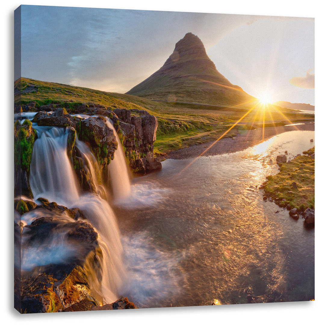 Leinwandbild Wasserfall in Insel bei Sonnenuntergang