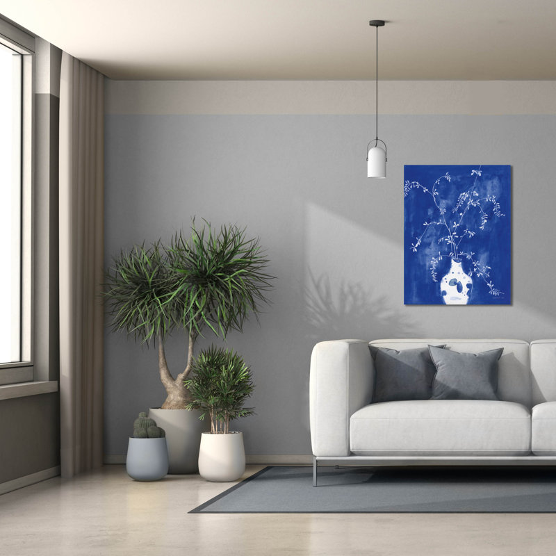 «Vibrant Vase» par Danhui Nai, art mural sur toile, H 34 po x l 26 po