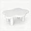 Table basse en forme de nuage avec 4 pieds ronds, spacieuse et élégante pour les salons modernes-129149154
