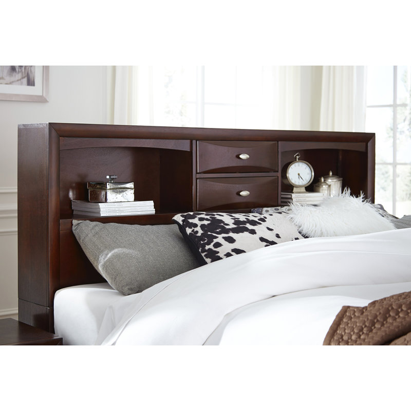 Lit luxueux et fonctionnel avec plusieurs solutions de rangement et tête de lit bibliothèque pour une expérience de chambre à coucher confortable et organisée.