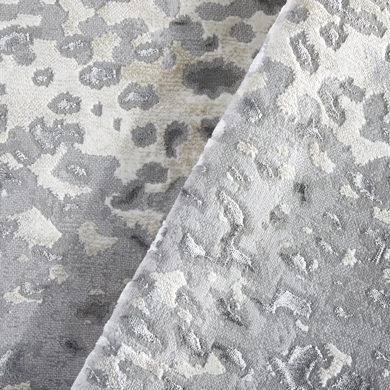 Tapis gris à imprimé animalier Laura, Rectangle 5 pi 2 po x 7 pi 2 po