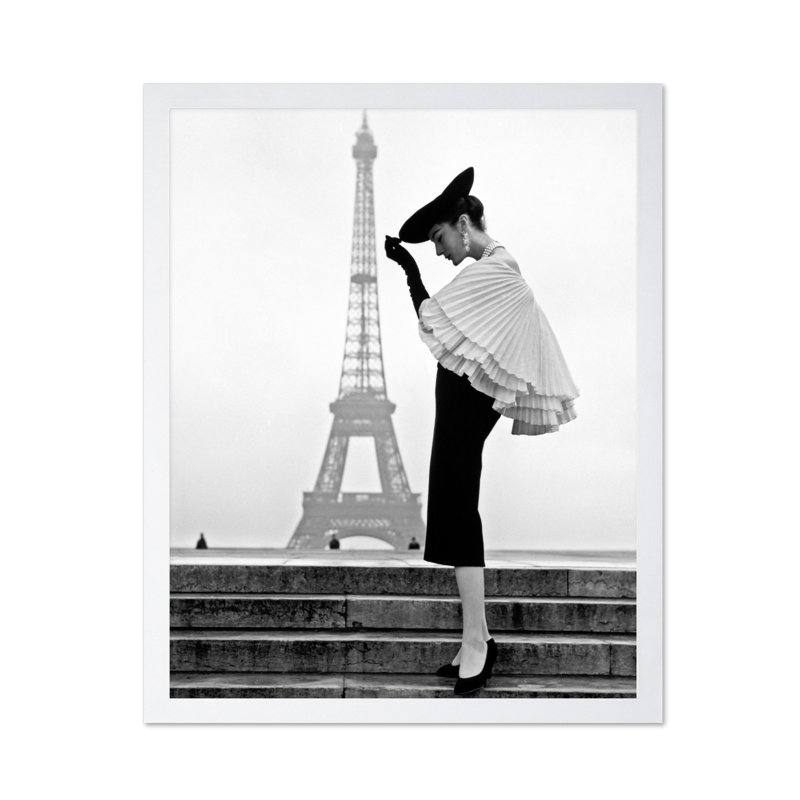 Femme élégante et tour Eiffel, 24"H x 32"W, Poster, White Framed