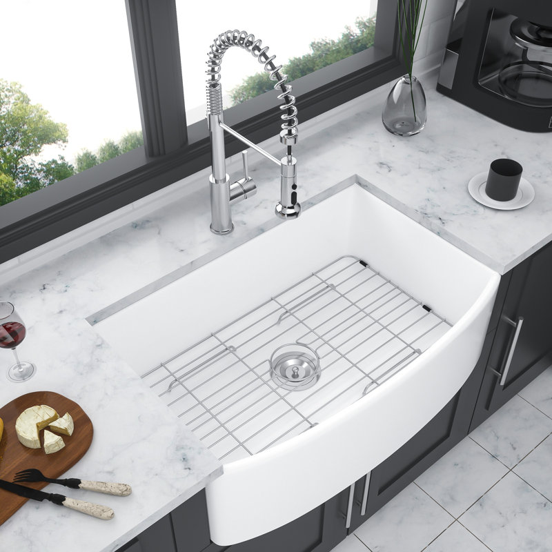 Élégant lavabo en céramique blanche de 33 po à tablier arqué