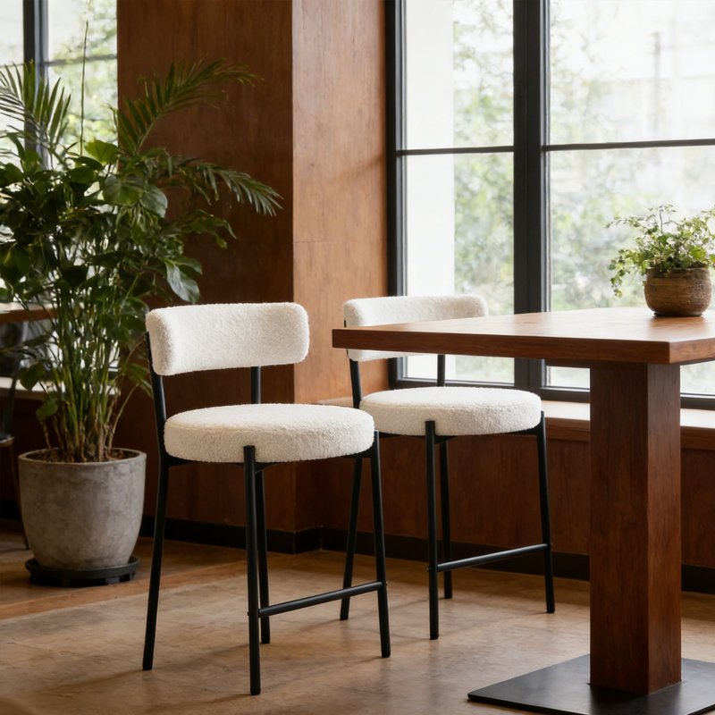 Tabouret 34,25 "H 34,25" avec dossier courbé, Fausse fourrure blanche