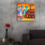 Art mural en verre épique «Le chat qui sauve» par Koday, 24 po x 24 po-958557009