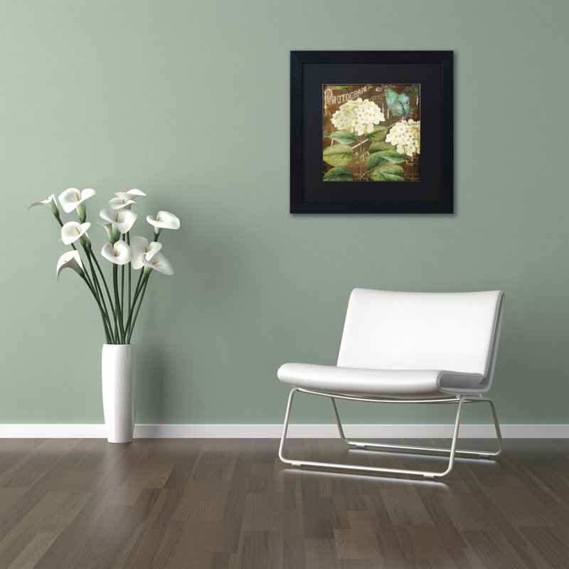 Jadaya «Alabaster Hydrangea», impression encadrée, H 11 po x l 14 po x P 0,5 po, Noir, Toile avec cadre noir