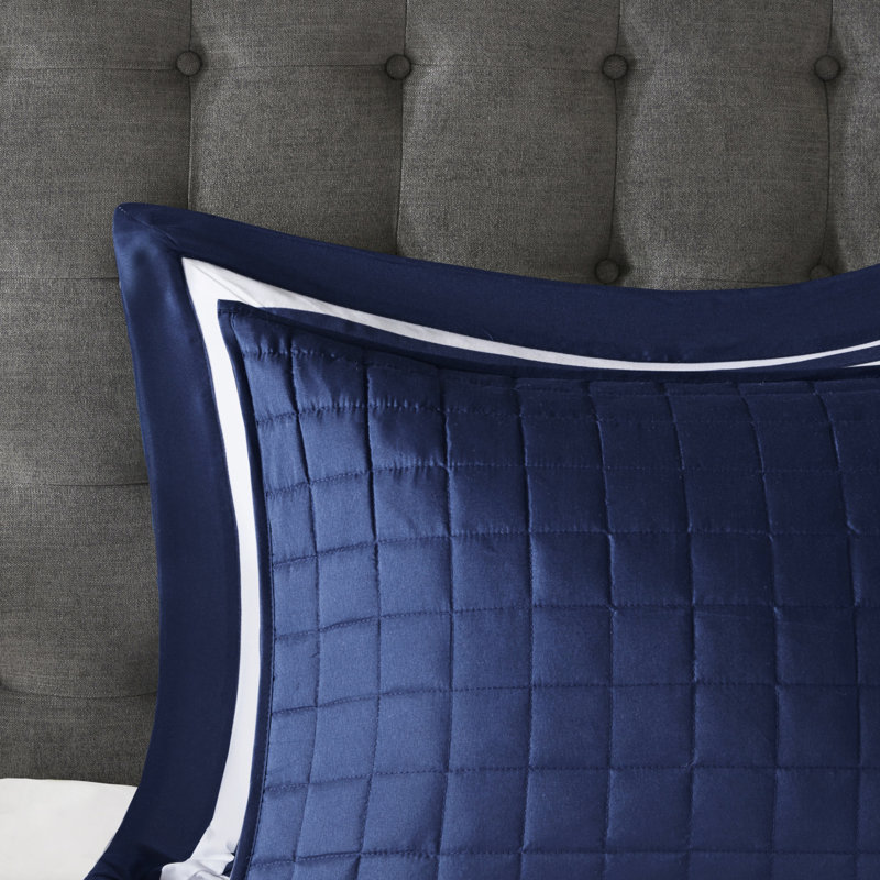 Ensemble de literie 8 pièces très grand / très grand bleu marine - édredon et courtepointe de luxe avec détails brodés et rembourrage en microfibre douce