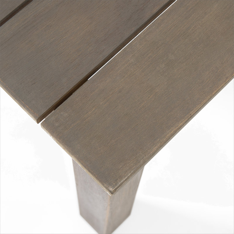 Table d'appoint en bois d'acacia avec plateau à lattes, durable et élégante pour les espaces extérieurs