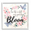 May May Day Bloom, citation, papillons bleus, fleurs roses, art mural tendu par Ziwei Li