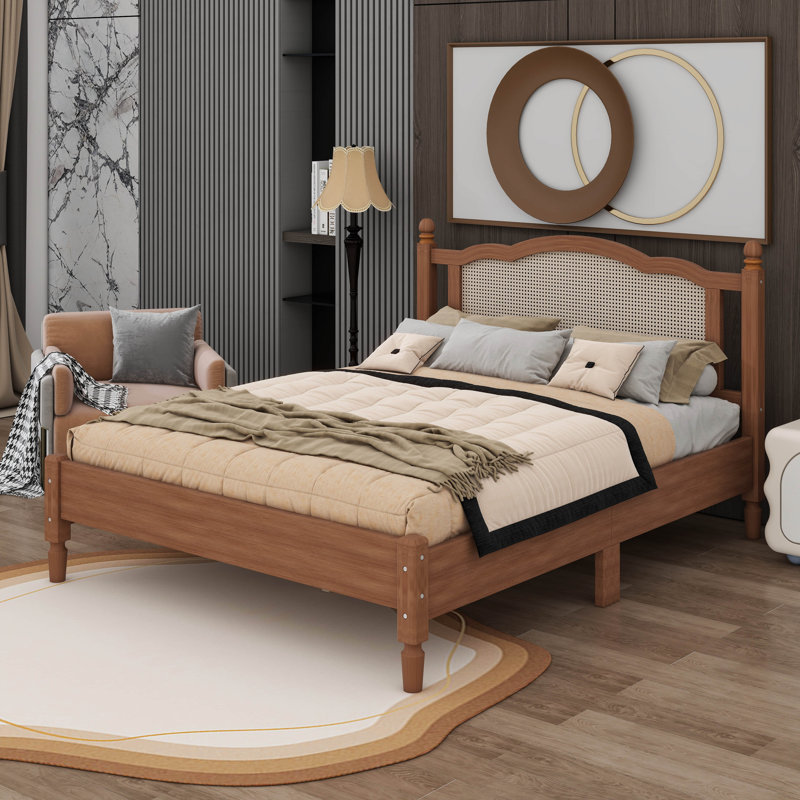 Lit plateforme en bois de style bohémien avec tête de lit en rotin naturel et conception en arc, Grand lit