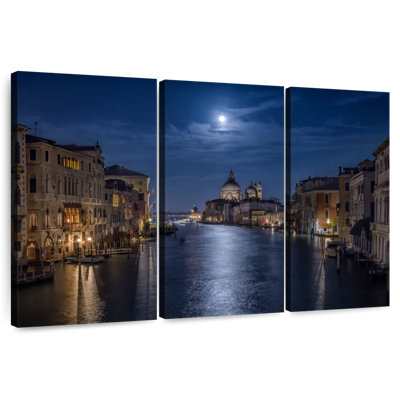 Aime Venice At Night