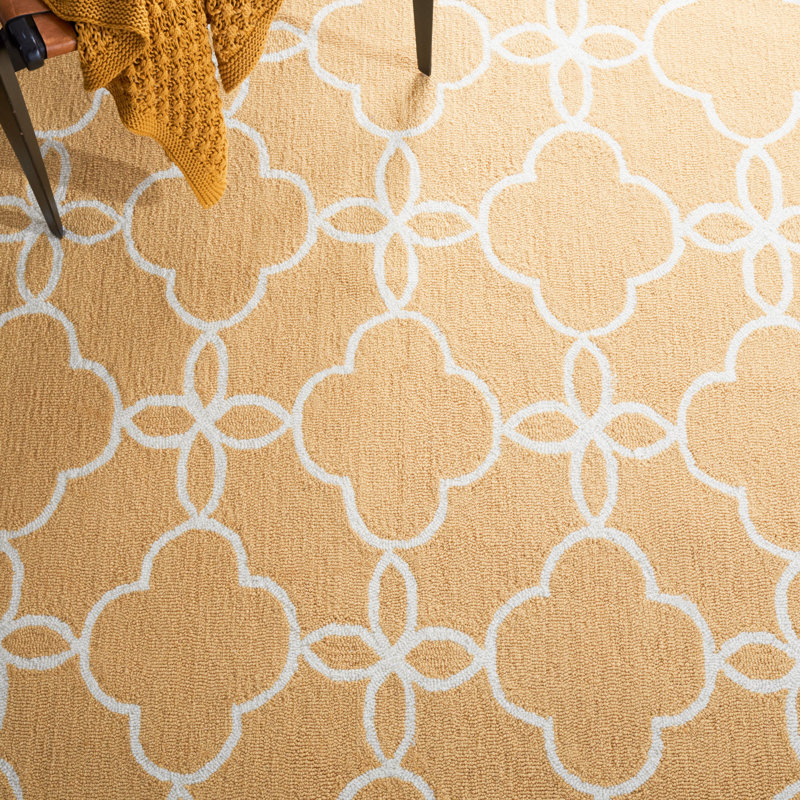 Tapis intérieur / extérieur doré / ivoire floral crocheté à la main, Rectangle 3 pi 6 po x 5 pi 6 po