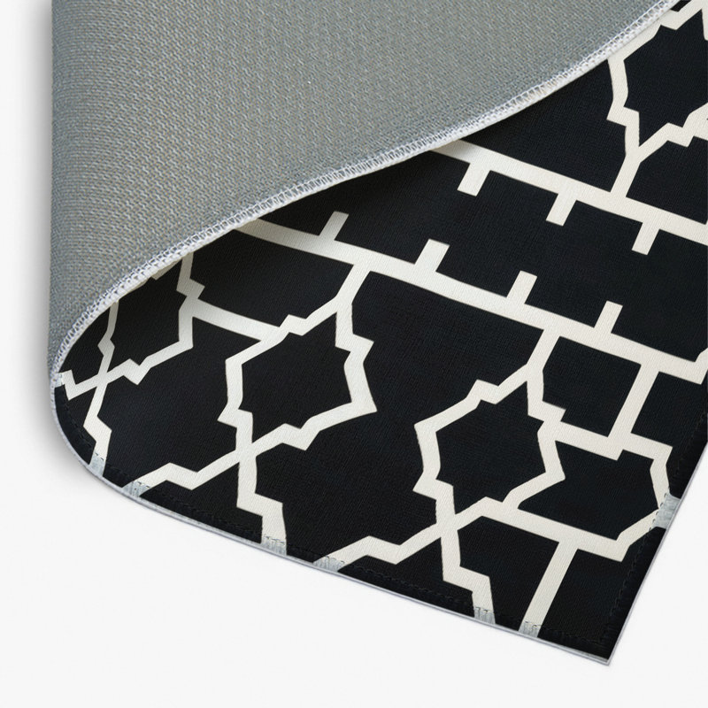 Trellis Black Indoor and Outdoor Area Rug, Rectangle 4' x 6'