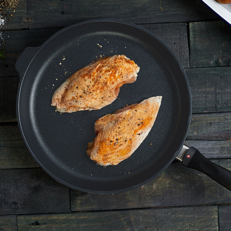 Aluminum Non-Stick Frying Pan, 12.5" W