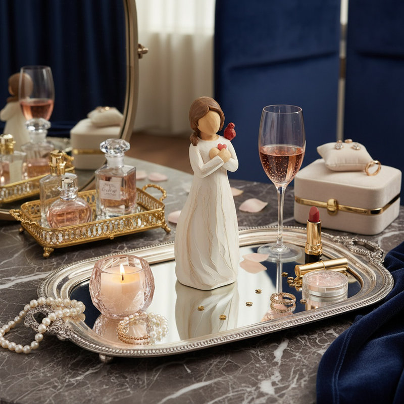 Figurines & Sculptures