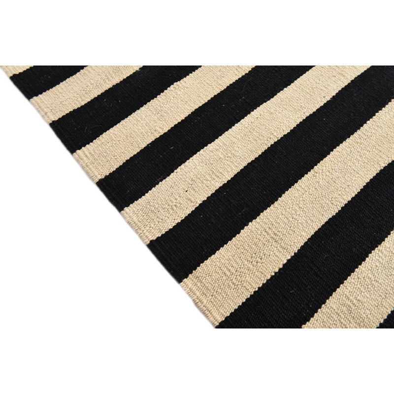 Tapis noir et blanc Ohlson
