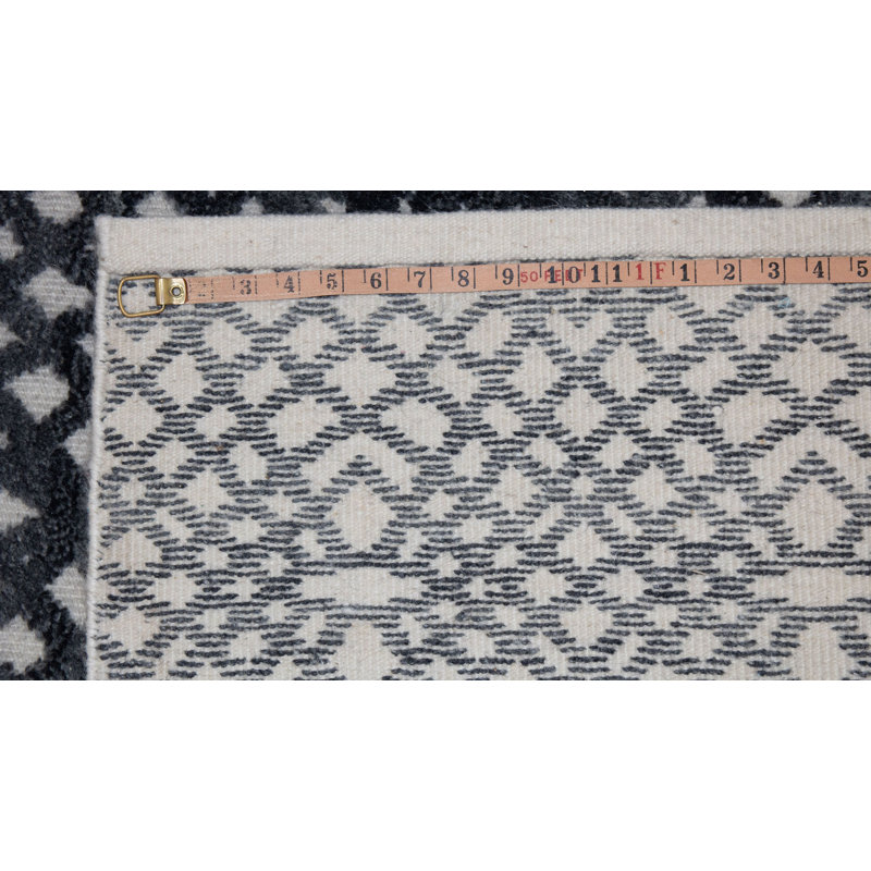 Handmade Cotton and Silk Geometric Area Rug