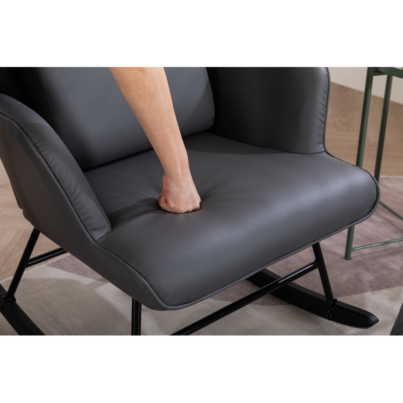 Chaise berçante avec repose-pieds