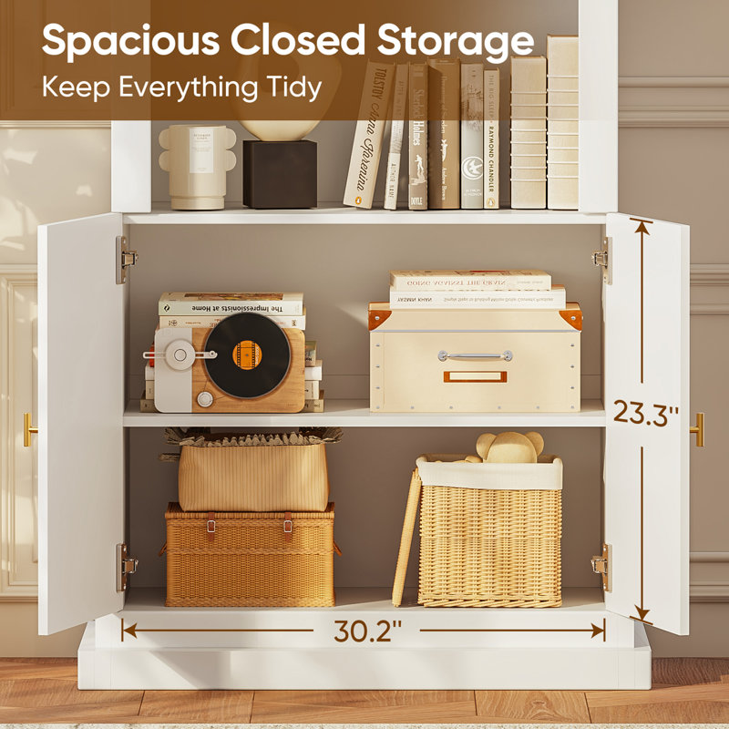 Armoire autoportante de 71 po de hauteur avec tablettes ouvertes et rangement, poignées dorées, blanc