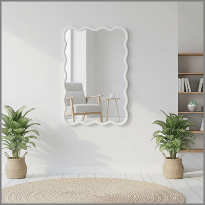 Miroir décoratif blanc rectangulaire en bois massif ondulé de 20 po x 30 po pour la chambre à coucher, la salle de bain, le salon et le vestibule