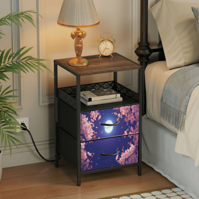 Table de chevet 2 tiroirs avec station de charge, table de chevet pour chambre à coucher avec ports USB, tablette ouverte noire, table de chevet avec imprimé de pétales de fleurs de cerisier roses en pleine lune