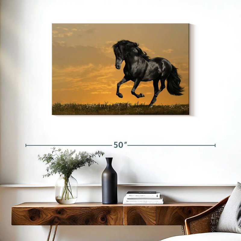 Cheval noir Brampt au coucher du soleil, H 24 po x l 36 po
