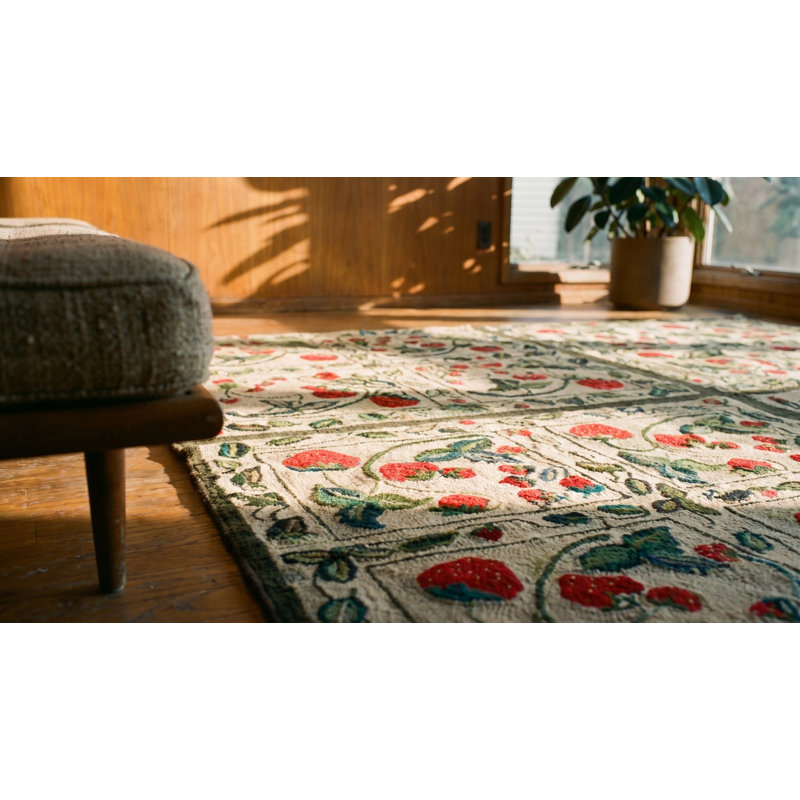 Antique American Hooked Rug Wool Ivory