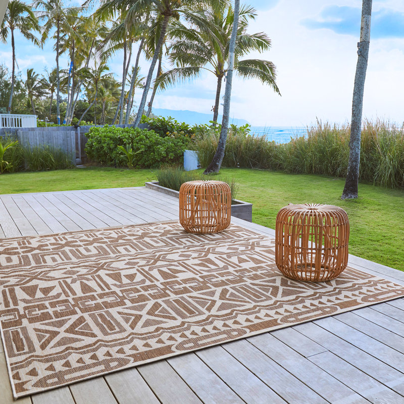 Reyn Spooner Kappa Havana Brown/Beige Hawaiian Totum Patterned Flatweave Indoor/Outdoor Area Rug, Rectangle 6'6" W x 9'6" L