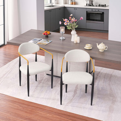 Chaise de salle à manger moderne et rembourrée avec accoudoirs dorés - l 22 po x P 21 po x H 30 po, conception ergonomique pour la salle à manger à la maison ou au bureau, ensemble de 2 - siège en tissu et structure noire