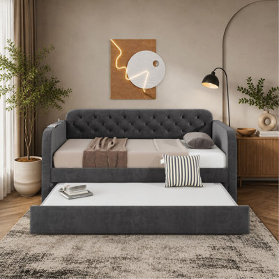 Lit de jour simple rembourré avec lit gigogne et conception de chargement USB, structure de lit de jour rembourré en velours, canapé-lit simple pour la chambre à coucher du salon, aucun sommier nécessaire, tissu de velours moelleux gris foncé