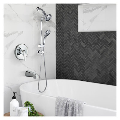 Système de douche chromé sans outil avec douche de pluie à main et à jet à 7 jets, débit de 1,8 gal / min