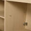 Meuble-lavabo autoportant avec lavabo en résine blanche et 3 portes d'armoire à fermeture en douceur