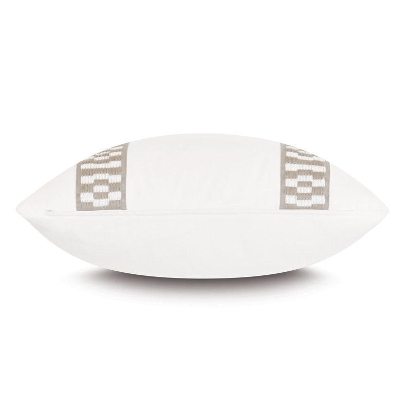 Housse et insert de coussin décoratif à garniture brodée Junonia