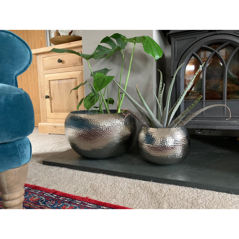 Rori Metal Pot Planter