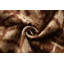 Oreiller en velours de soie Ikat The Cognac & Cream - 20 po x 20 po