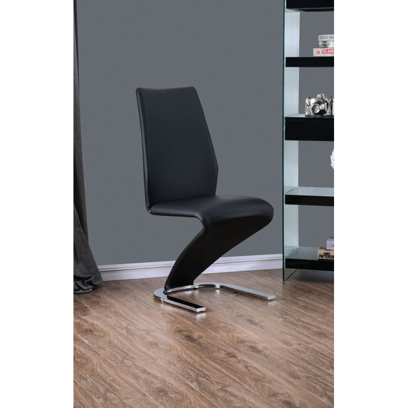 Chaise parsons rembourrée en noir Reitman
