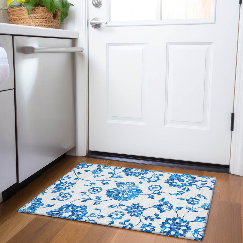 Malek Washable Floral Indoor / Outdoor Rug, Rectangle 1'8" x 2'6"
