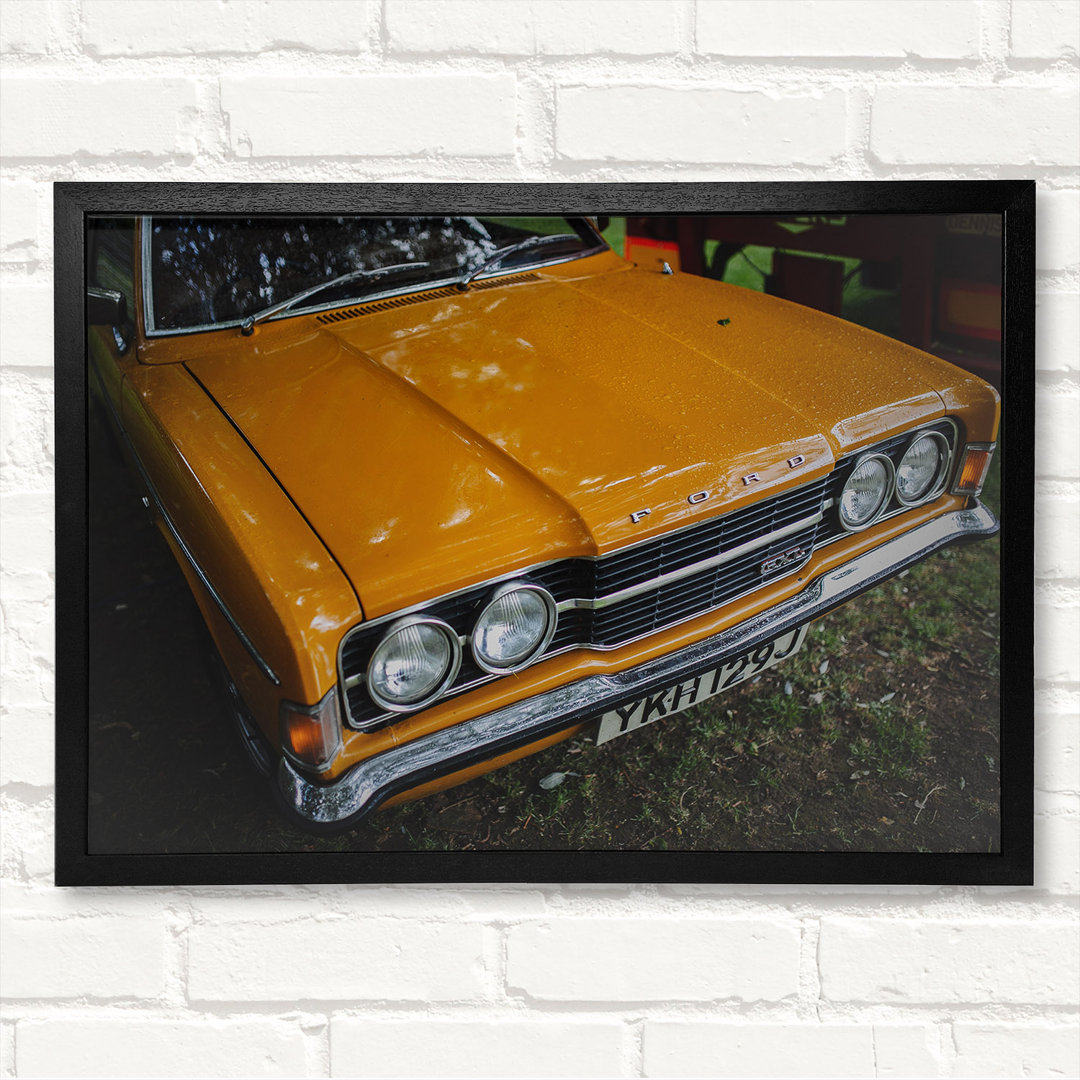 Mean Yellow Classic Car - Geschlossener Eckrahmen Kunstdrucke auf Holz