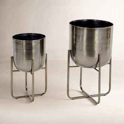 Nickson 2-Piece Iron Pot Planter Set