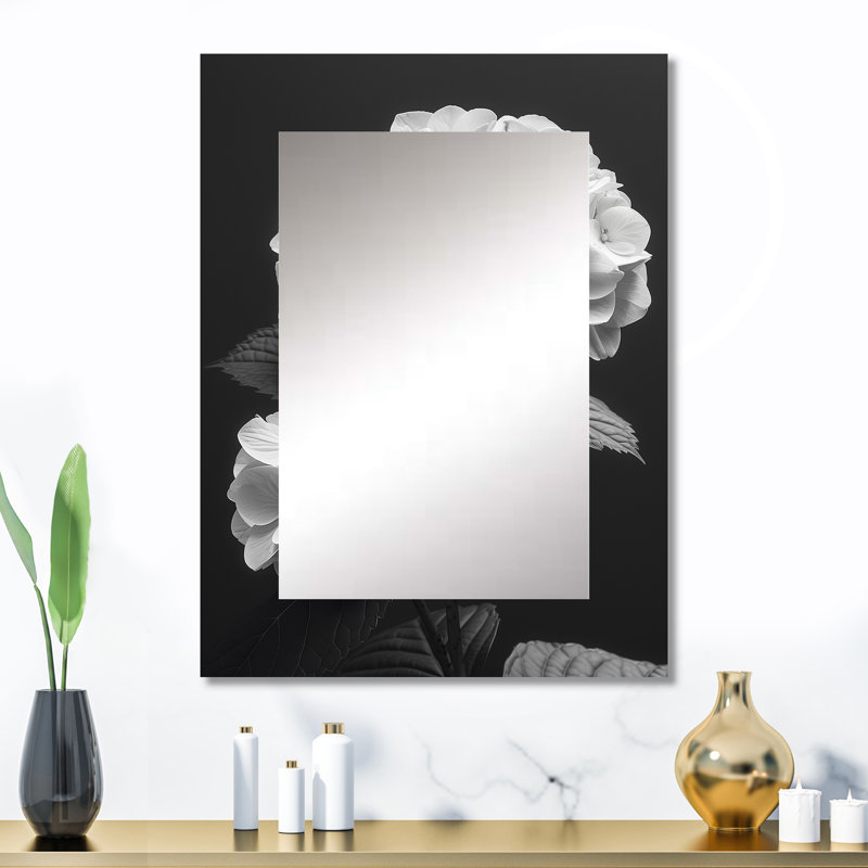 Monochromes noir et blanc hydrangea Botanical Bea - hydrangea, miroir mural unique, 32 po x 24 po