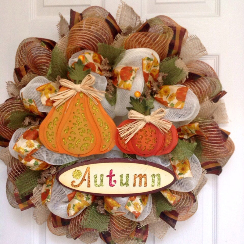 Couronne de récolte avec courges scintillantes