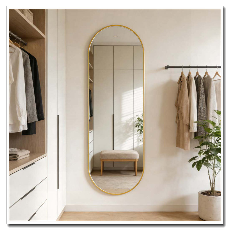 Miroir ovale 63 po x 20 po, Doré