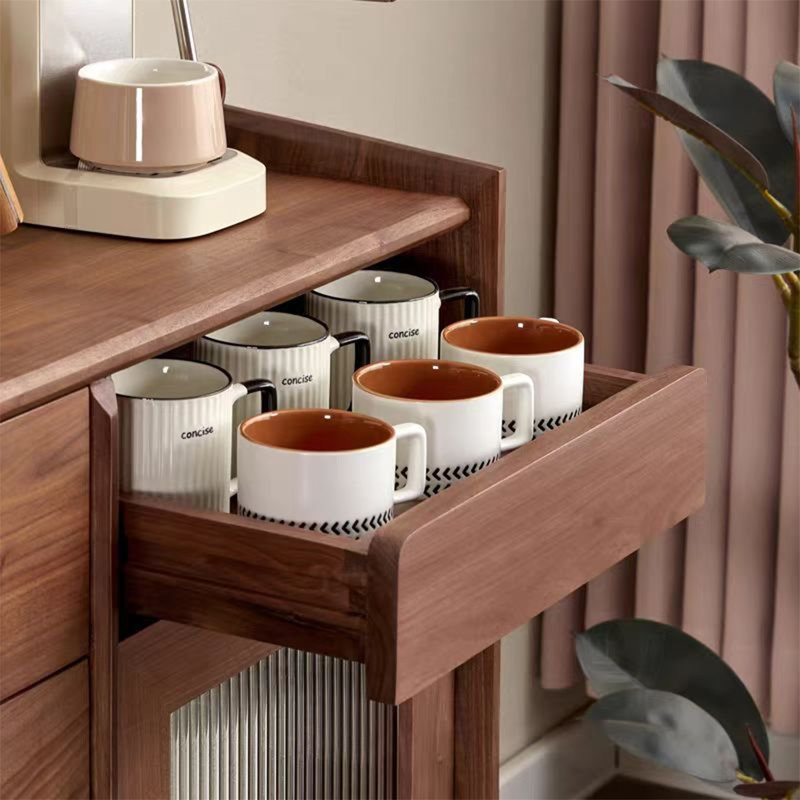 Petite armoire d'appoint en verre