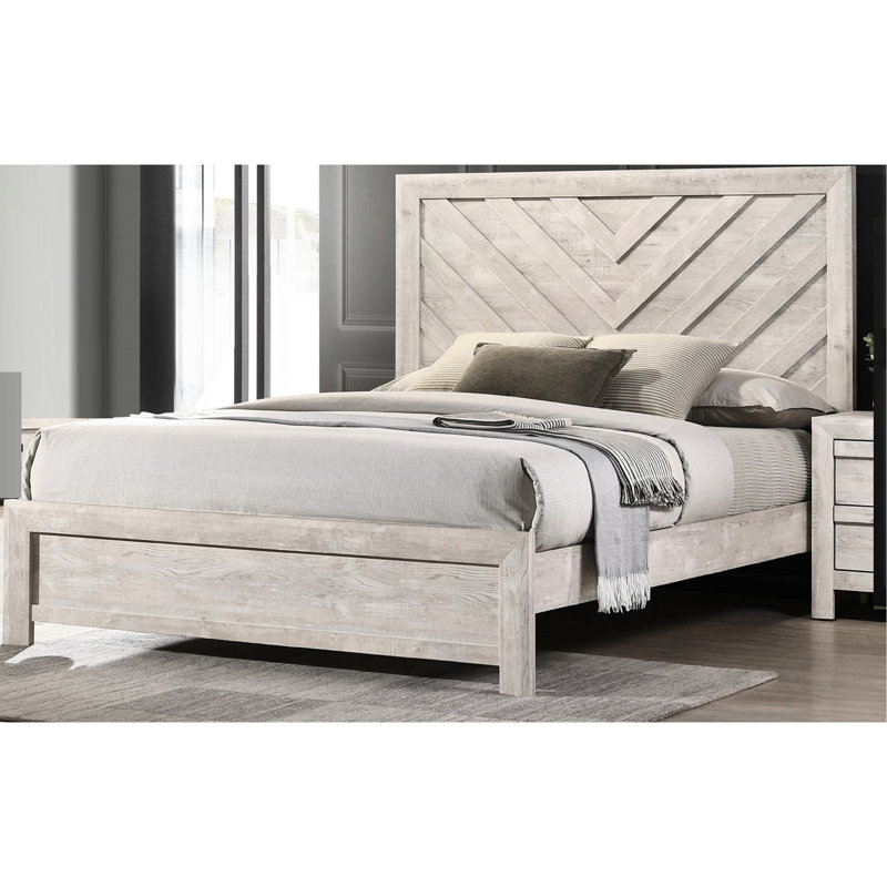 Lit simple en bois massif avec finition gris beige rustique et tête de lit à motif géométrique