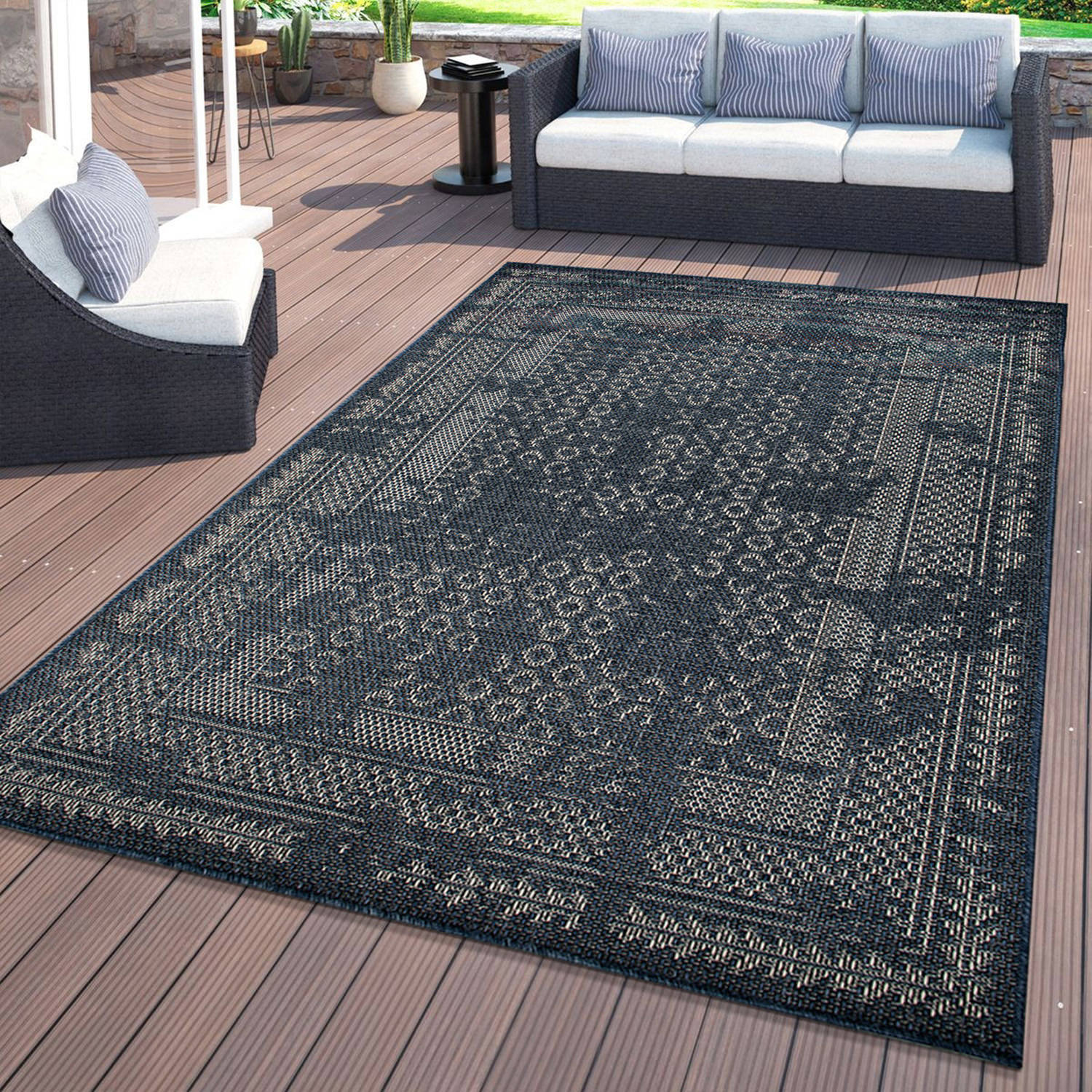 Zahir Tropical Floral Indoor/Outdoor Area Rug Cream/Gray/Black Beachcrest Home Rug Size: Rectangle 5' x 7