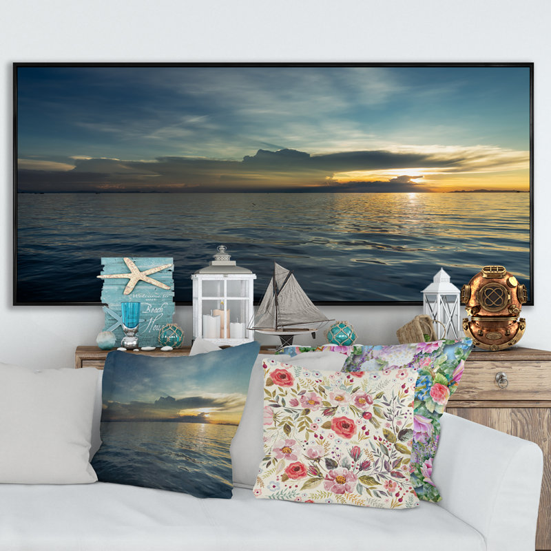 Costal Sunset on Dramatic Sky - photographie sur toile, Cadre noir, H 30 po x l 40 po x P 1,5 po