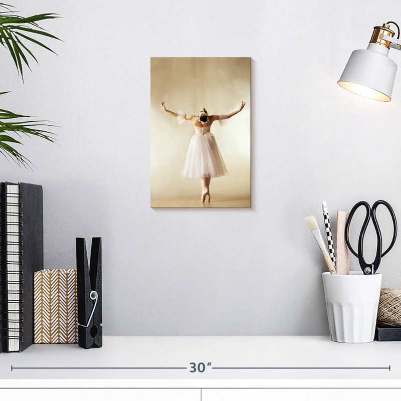 Pose de ballet classique, H 12 po x l 8 po