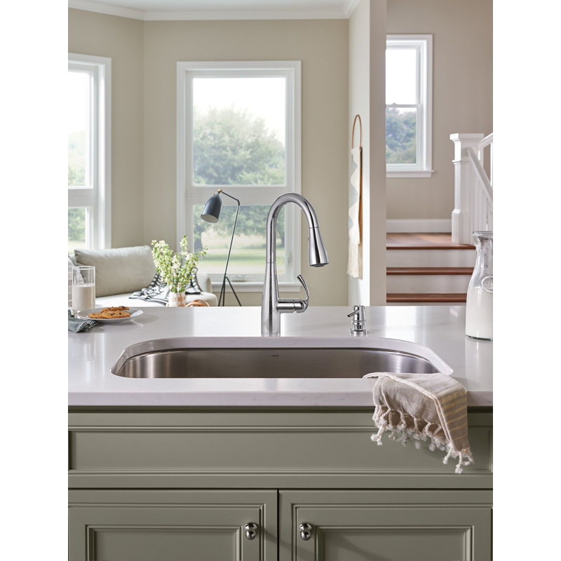 Robinet de cuisine escamotable Moen avec technologie Power Clean et distributeur de savon, Chrome chrome